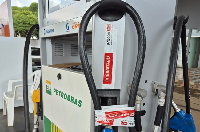 Fiscalização do Procon-MPMG identifica irregularidades em postos de combustíveis no Norte de Minas