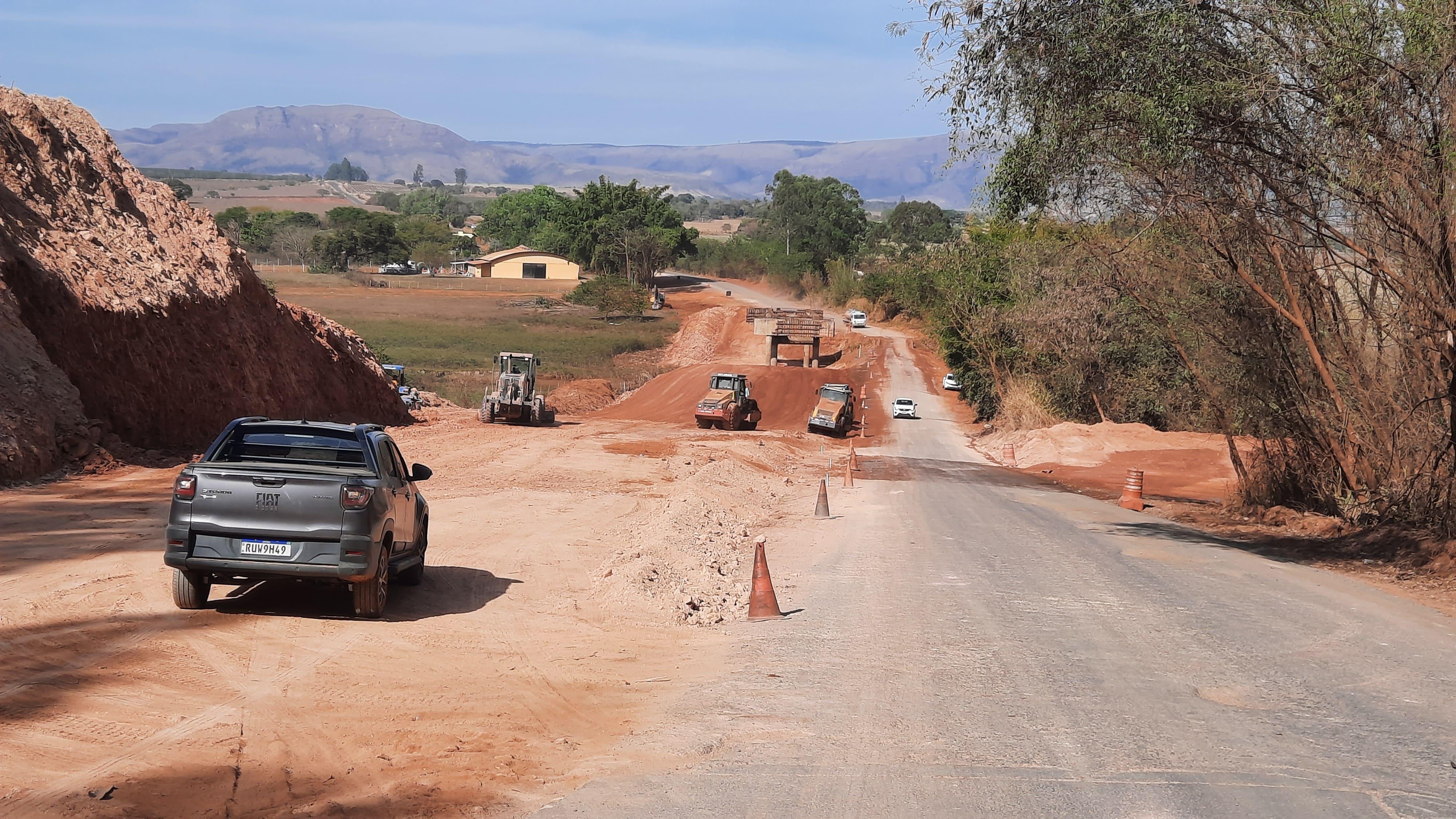 Governo de Minas anuncia R$ 1 bilhão em obras rodoviárias no Norte do estado